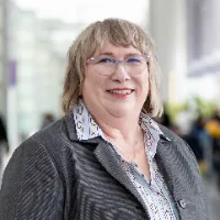 Headshot of Eva Cheong